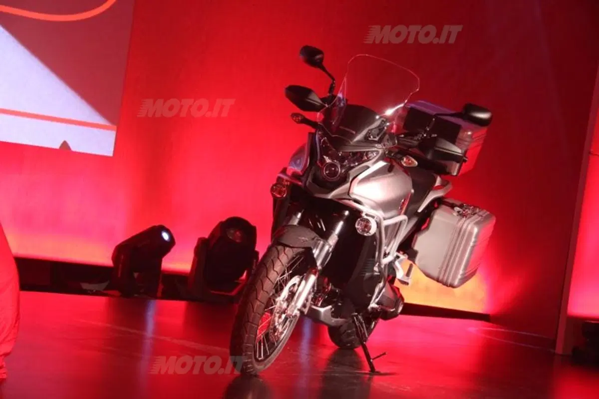 Honda svela al Salone di Milano EICMA la V4X Concept (3)