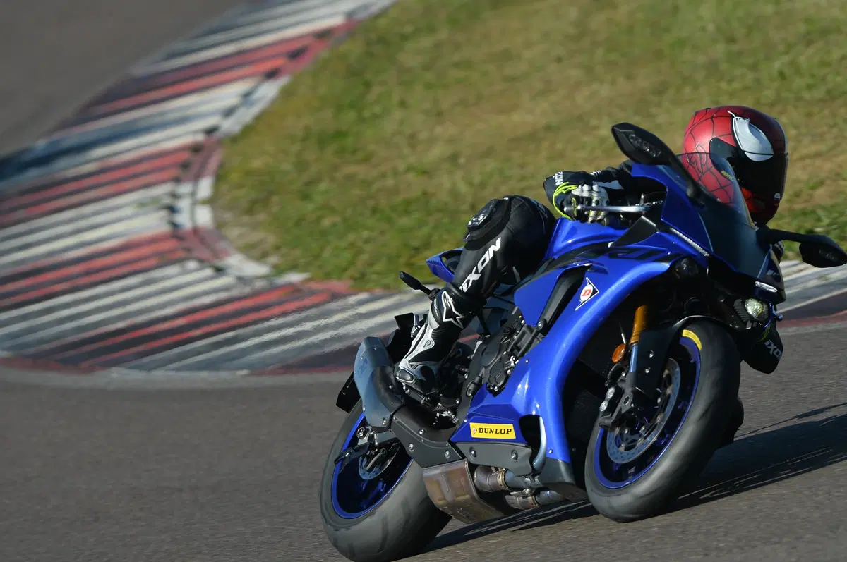Yamaha YZF-R1