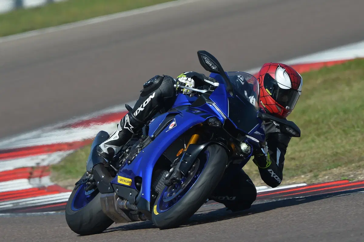 Yamaha YZF-R1 vs. YZF-R6 vs YZF-R3