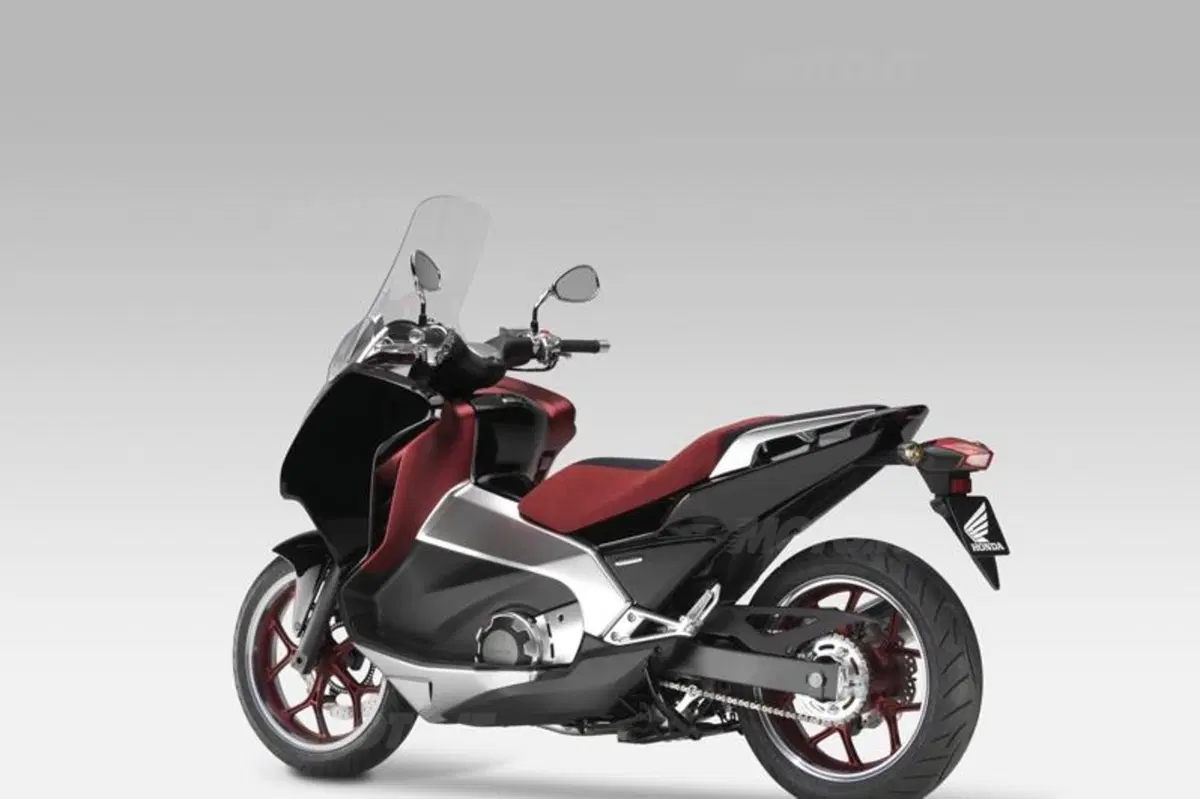Al Salone di Milano Honda presenta NM Concept scooter (7)