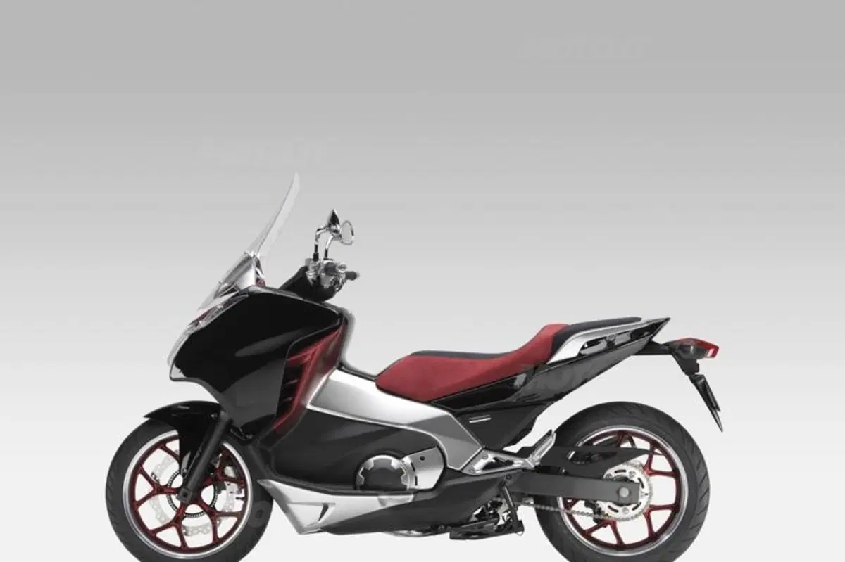Al Salone di Milano Honda presenta NM Concept scooter (11)