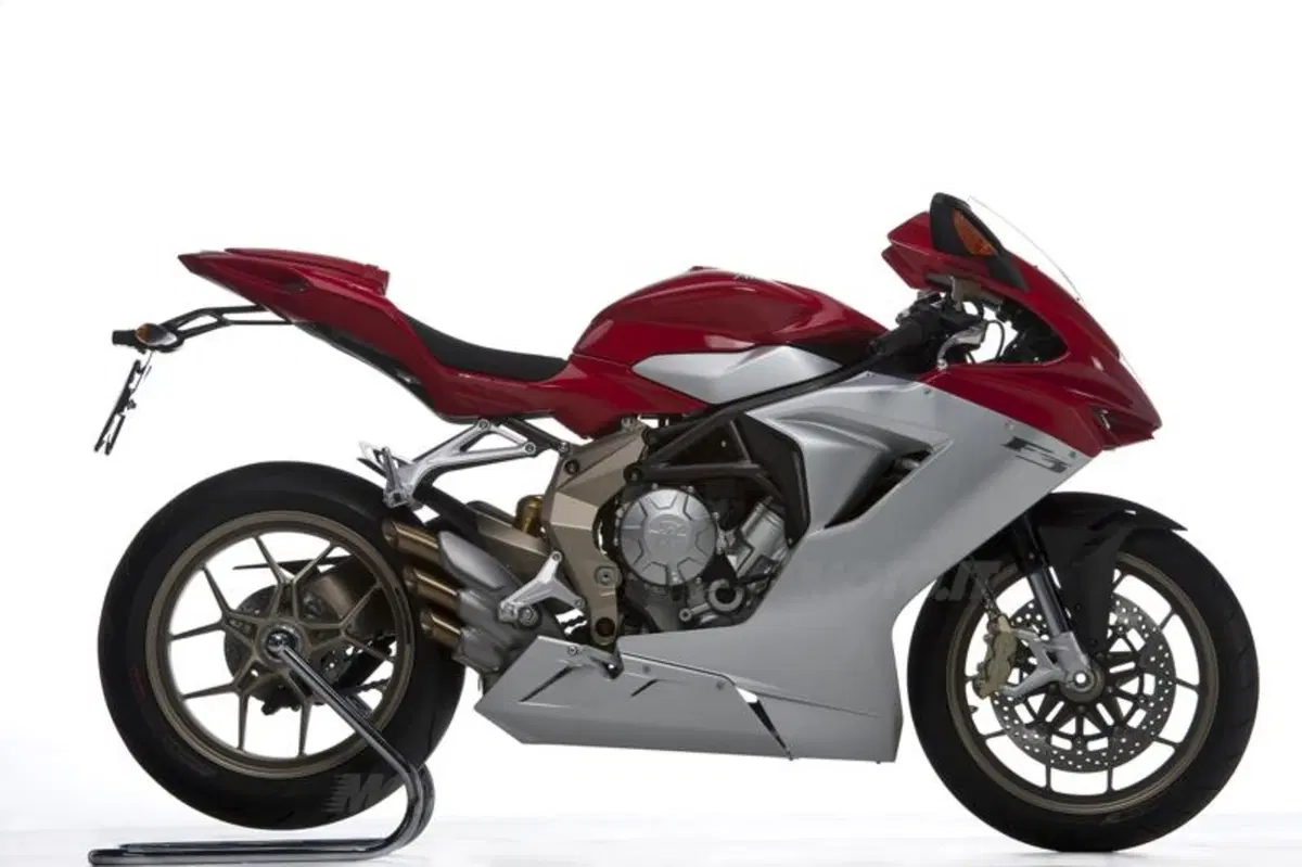 Al Salone di Milano arriva l'attesa MV Agusta F3