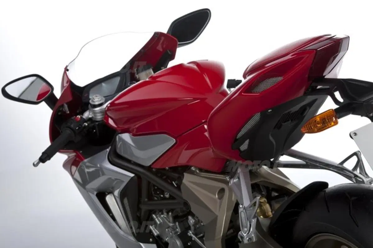 Al Salone di Milano arriva l'attesa MV Agusta F3 (4)