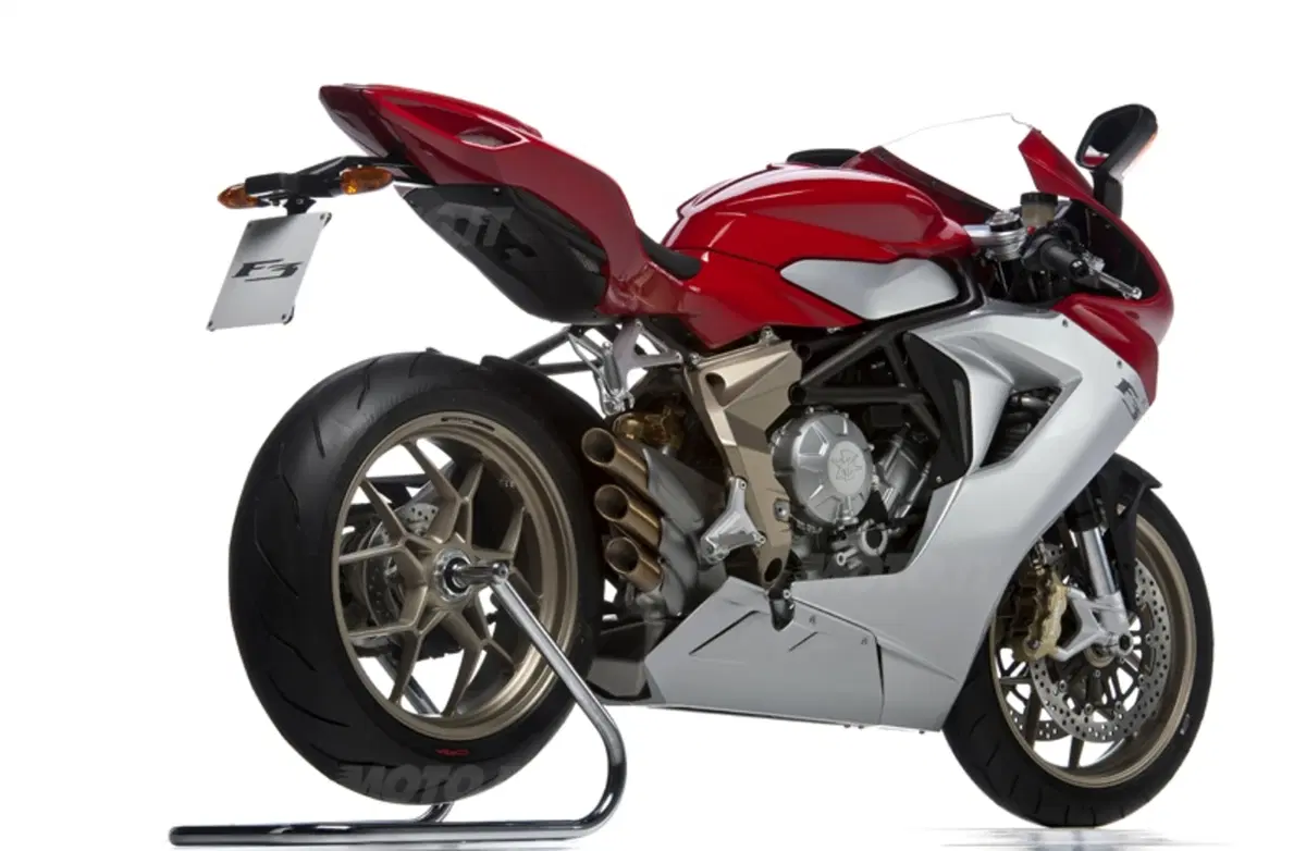 Al Salone di Milano arriva l'attesa MV Agusta F3 (5)