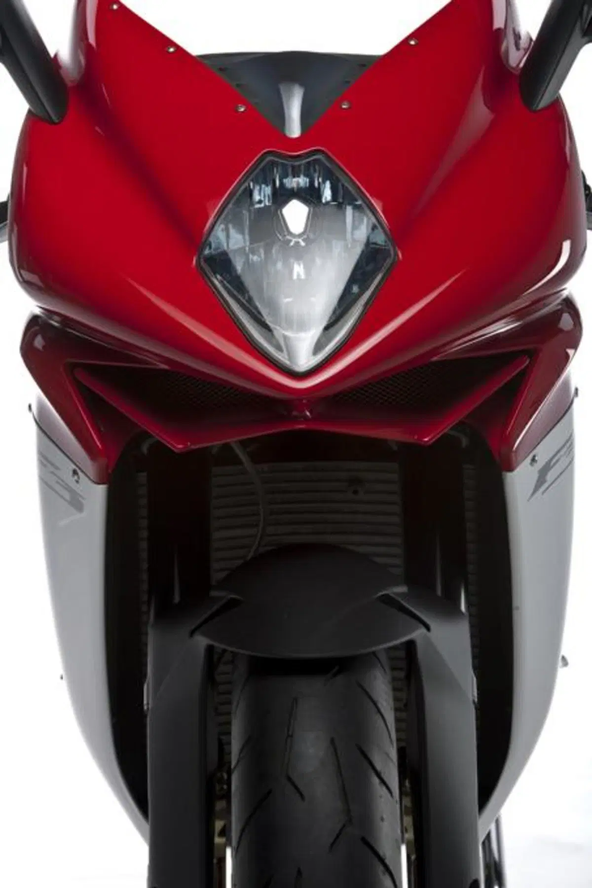 Al Salone di Milano arriva l'attesa MV Agusta F3 (11)