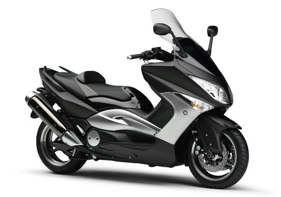 All'EICMA Yamaha presenta il TMAX TechMAX