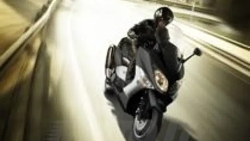 All'EICMA Yamaha presenta il TMAX TechMAX