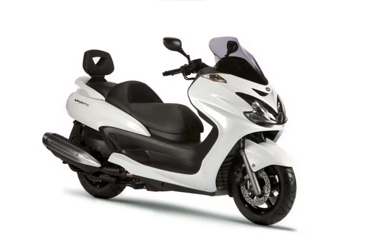 Salone di Milano EICMA: le novità 2011 su moto e scooter Yamaha (4)