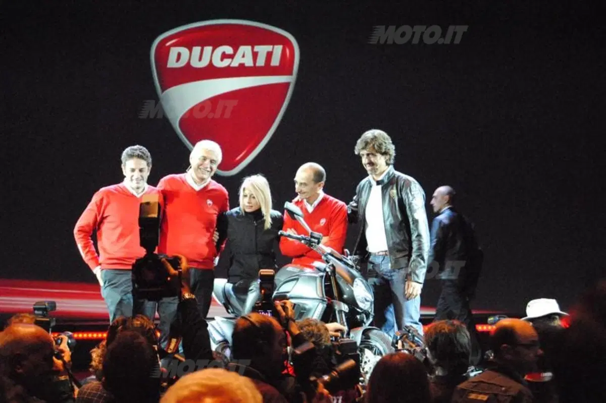 Svelata a Milano la Ducati Diavel (9)