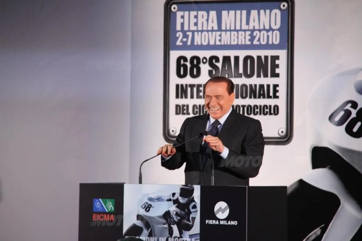 Berlusconi apre EICMA 2010 con Lorenzo e Biaggi (3)