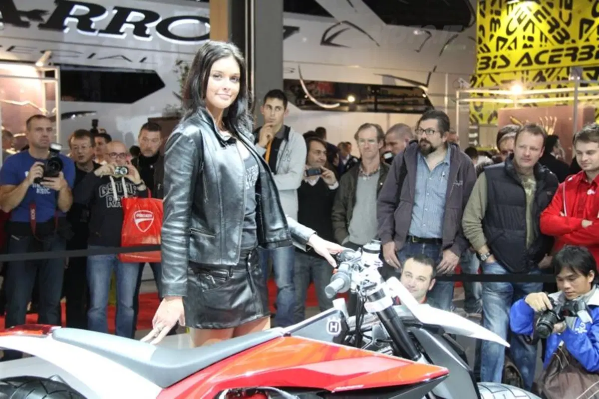Husqvarna porta al Salone di Milano la Concept Studio Mille3