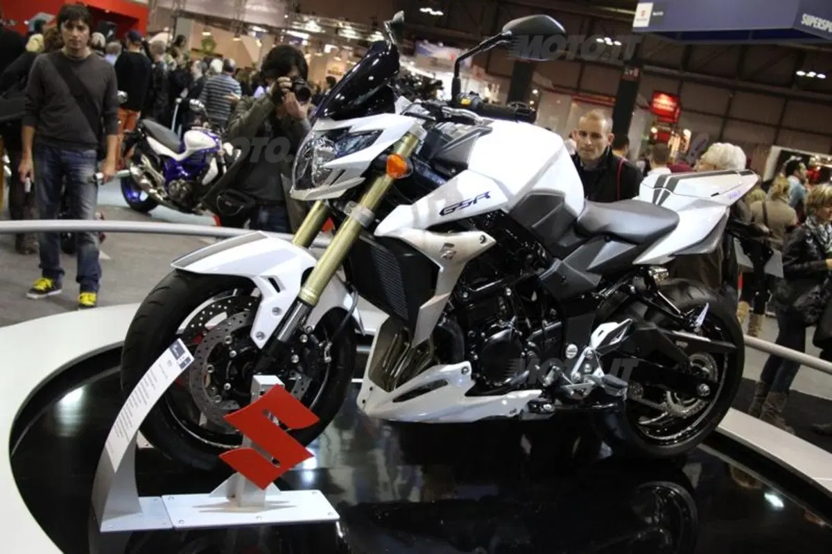 Suzuki presenta la GSR 750 al Salone di Milano
