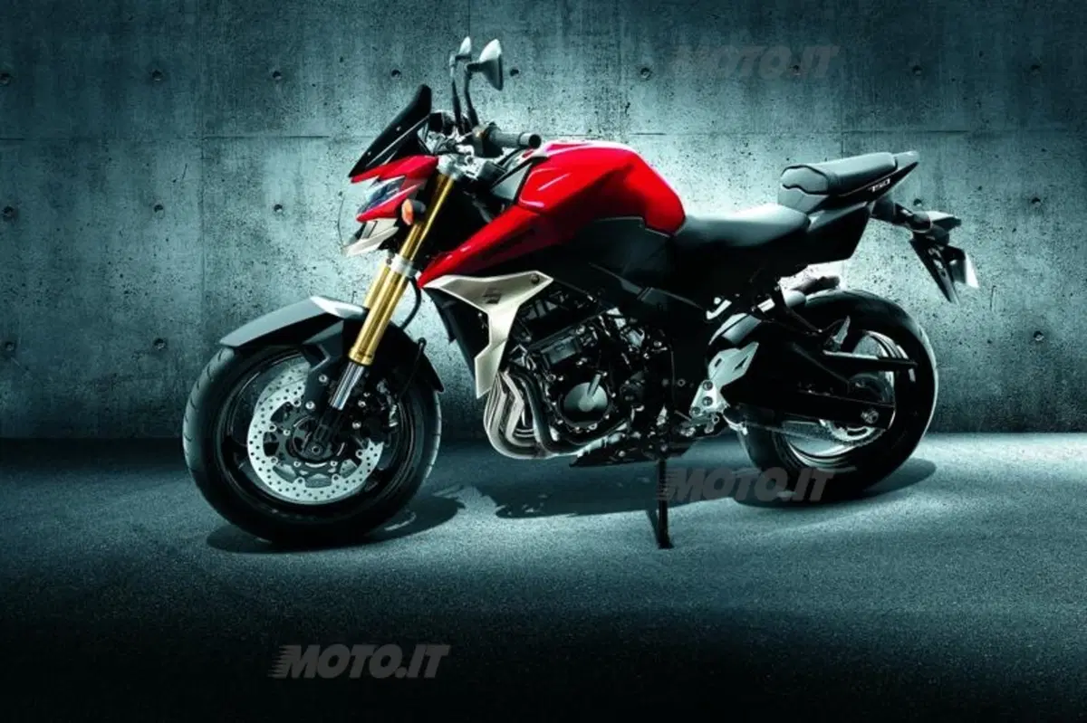 Suzuki presenta la GSR 750 al Salone di Milano (6)