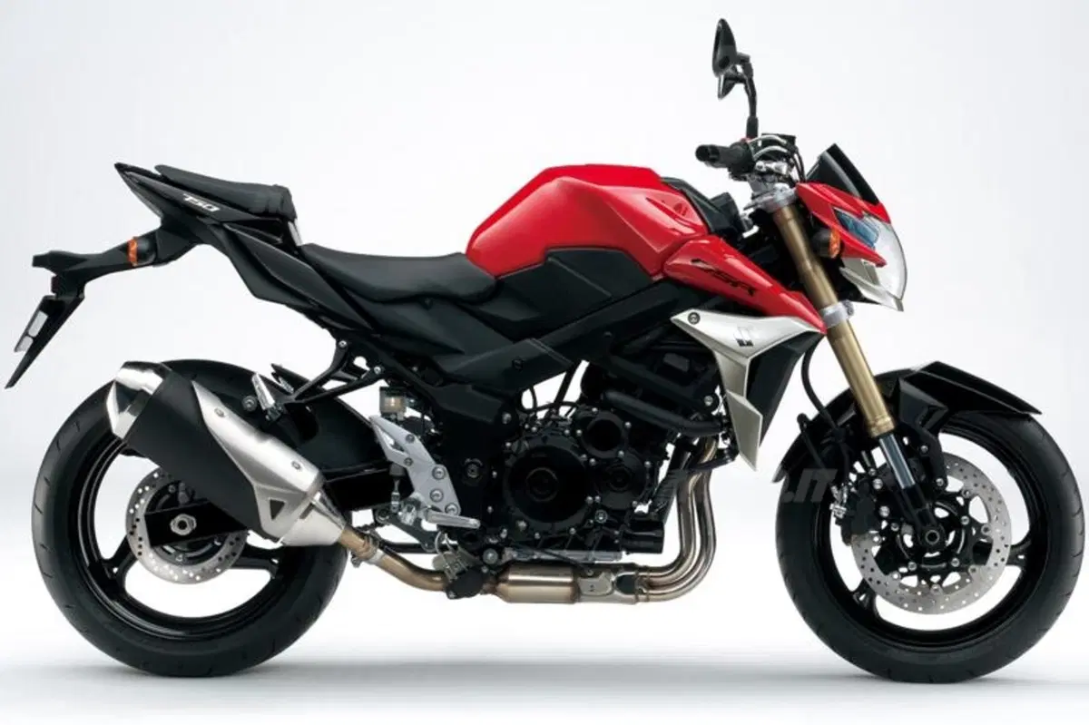 Suzuki presenta la GSR 750 al Salone di Milano (9)
