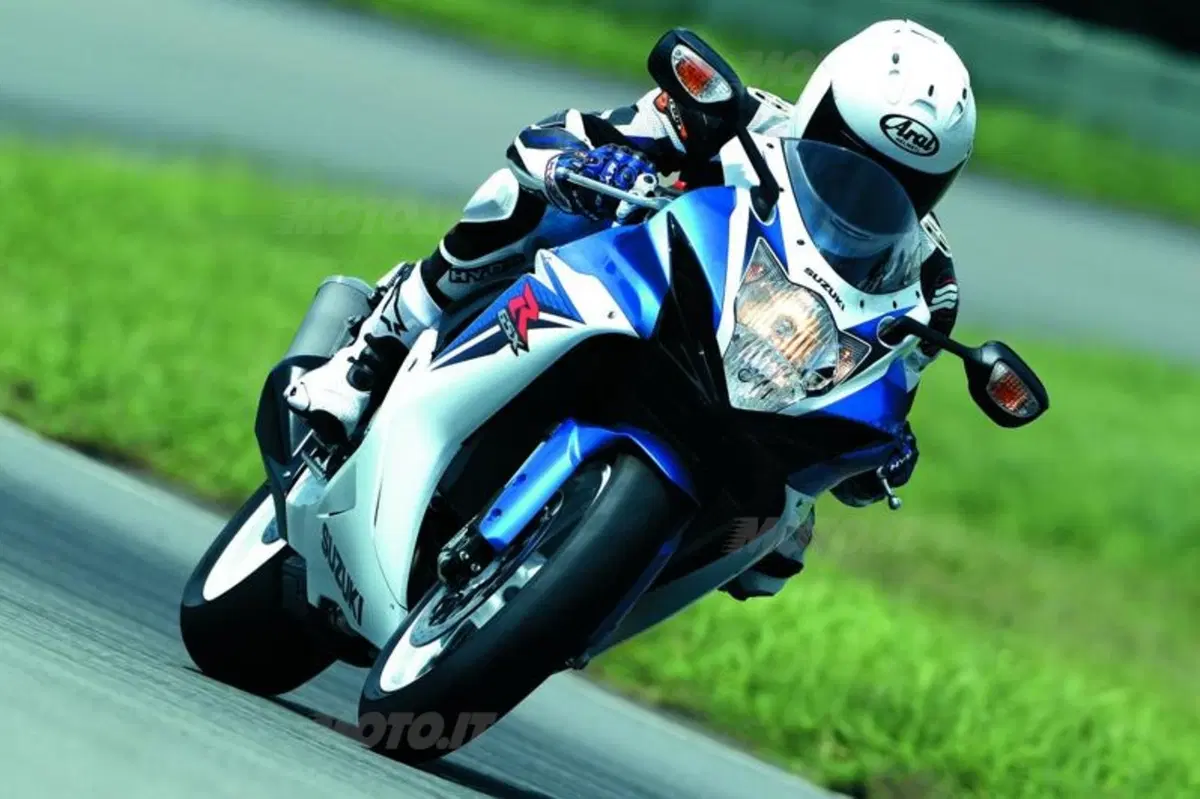 Presentate all'EICMA le Suzuki GSX-R600 e GSX-R750 (4)