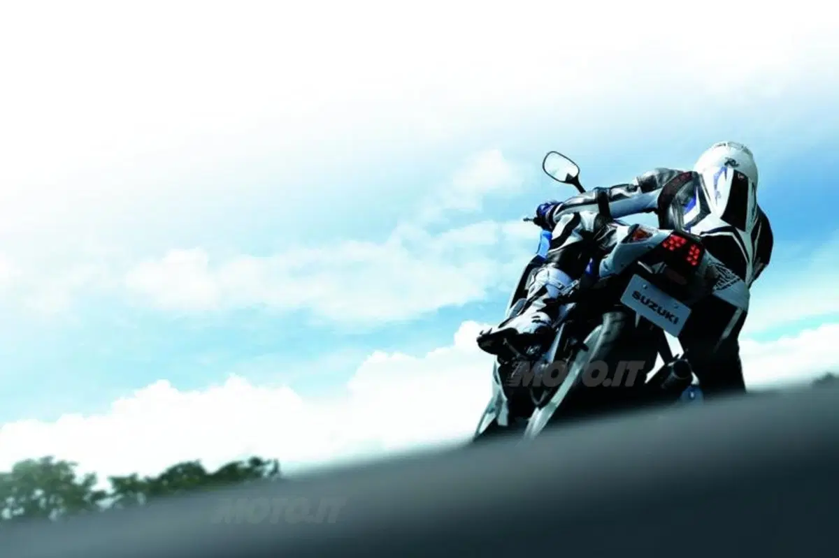 Presentate all'EICMA le Suzuki GSX-R600 e GSX-R750 (6)