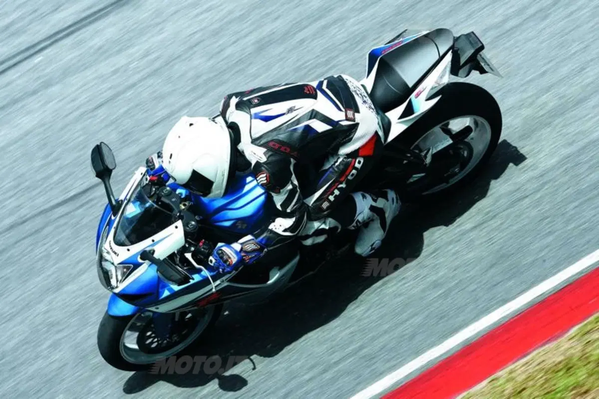 Presentate all'EICMA le Suzuki GSX-R600 e GSX-R750 (7)