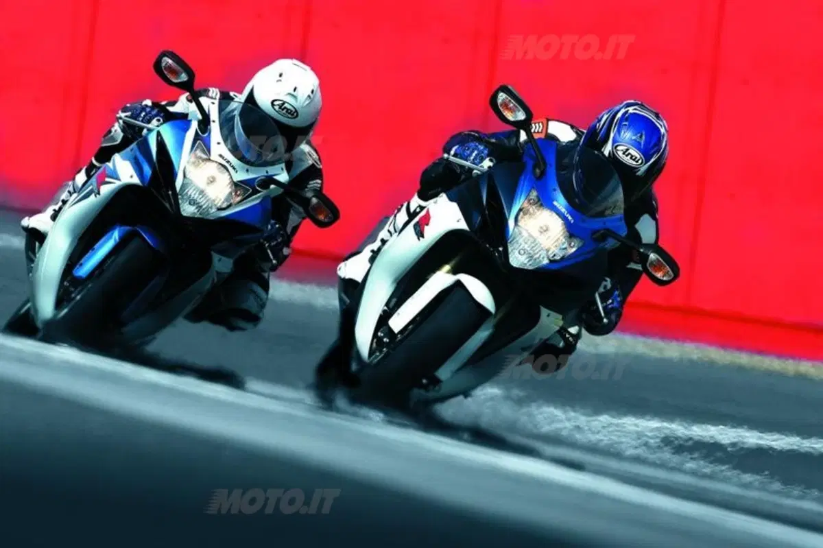 Presentate all'EICMA le Suzuki GSX-R600 e GSX-R750 (17)