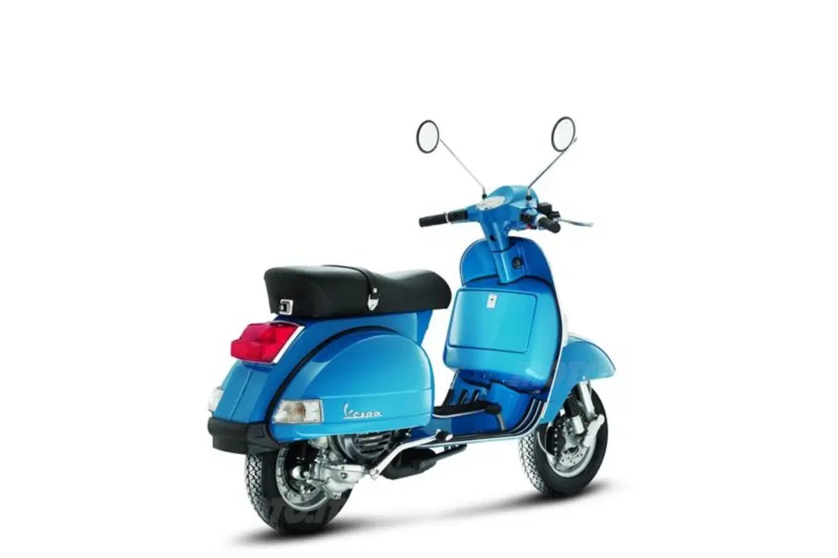Grandi ritorni: all'EICMA la Vespa PX (4)