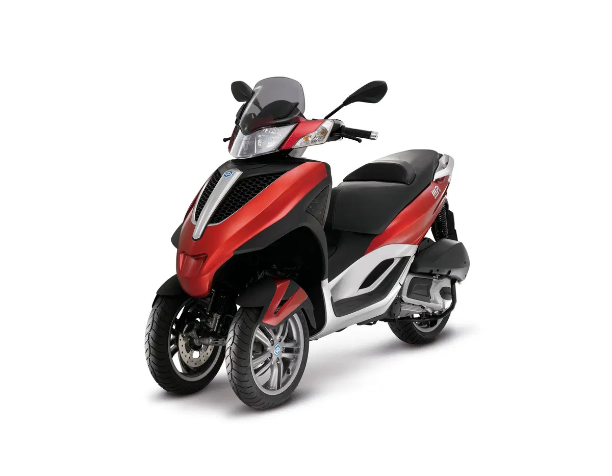 Piaggio porta all'EICMA una nuova versione dell'MP3: Yourban (4)