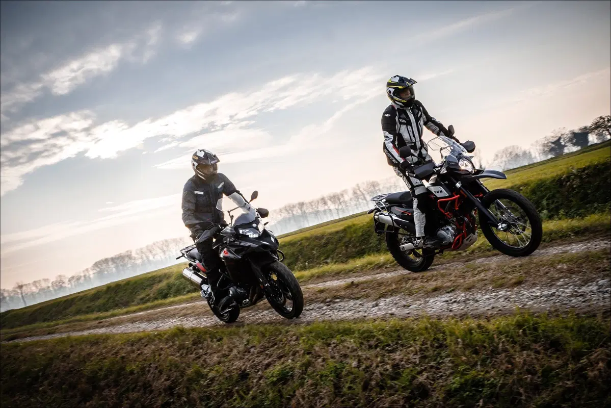 Benelli TRK 502X vs SWM Superdual X: sfida tra medie (9)