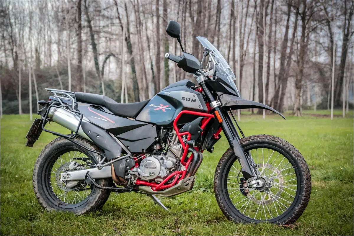 Benelli TRK 502X vs SWM Superdual X: sfida tra medie (6)
