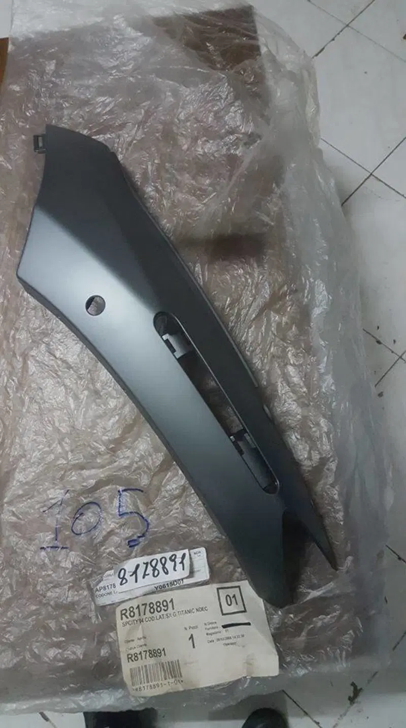 CODONE LATERALE SX APRILIUA SPORTCITY 125-200 Aprilia
