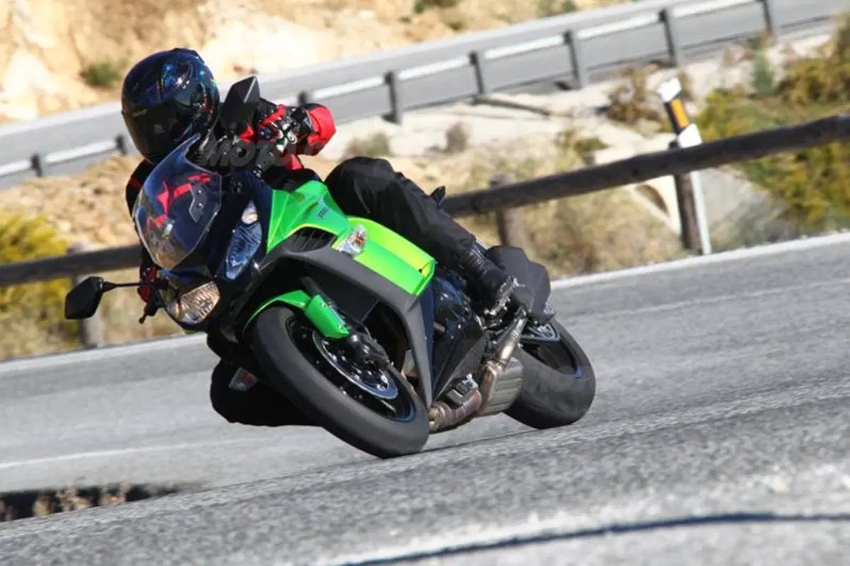 Kawasaki Z 1000 SX (2)