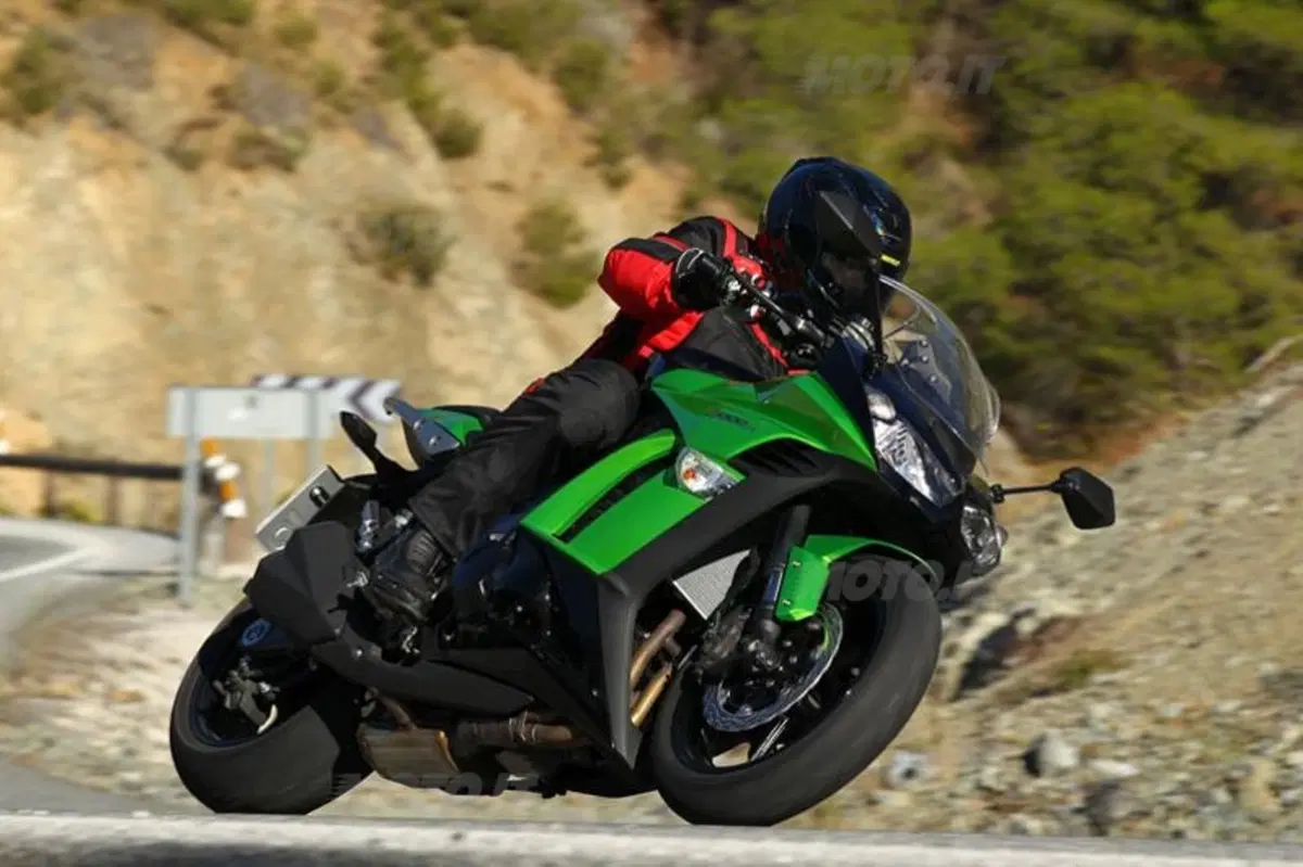 Kawasaki Z 1000 SX (7)