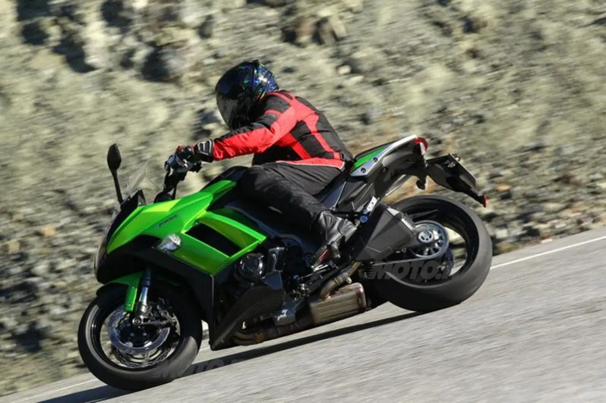 Kawasaki Z 1000 SX (9)