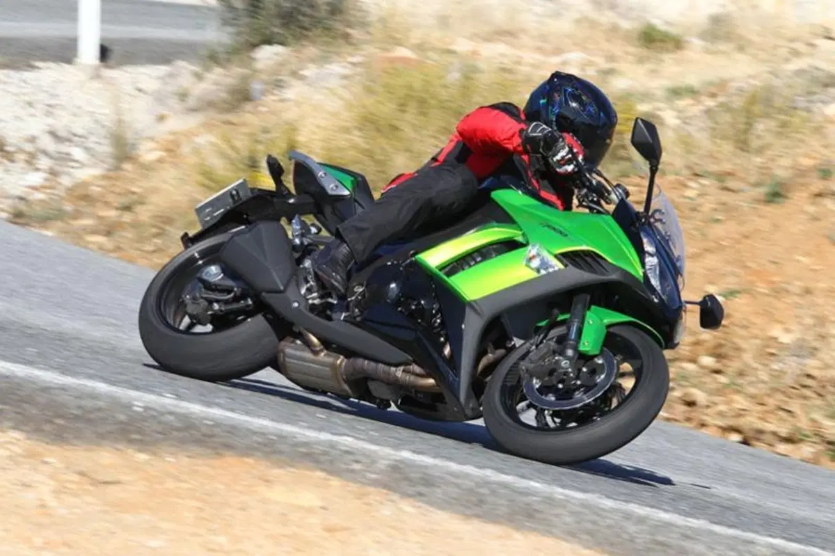 Kawasaki Z 1000 SX (10)