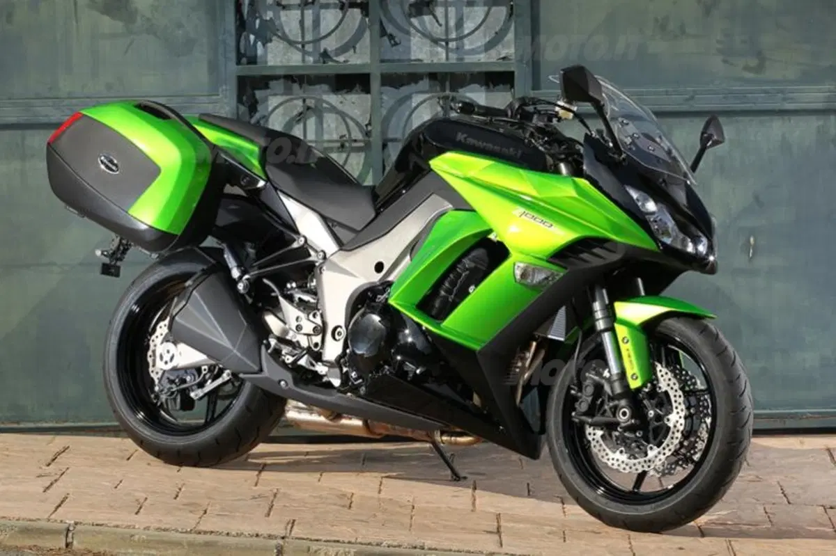 Kawasaki Z 1000 SX (12)