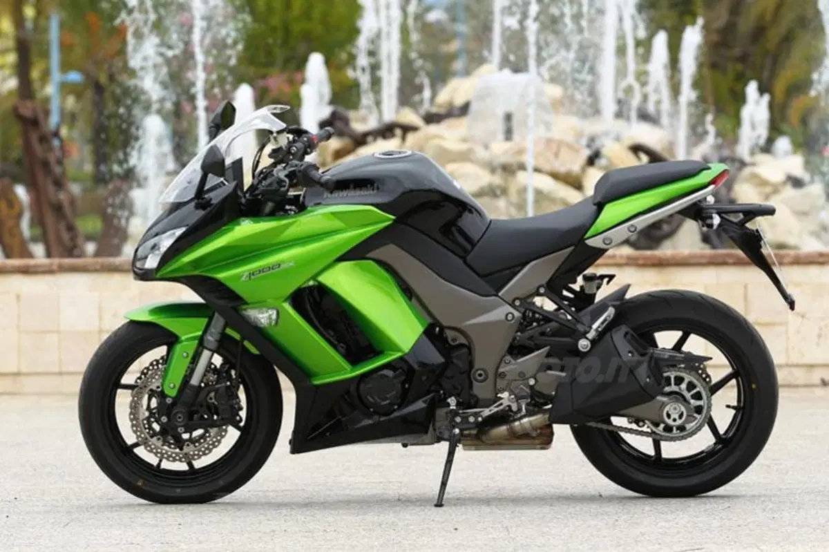 Kawasaki Z 1000 SX (13)