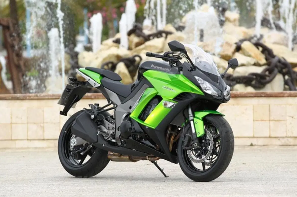 Kawasaki Z 1000 SX (16)