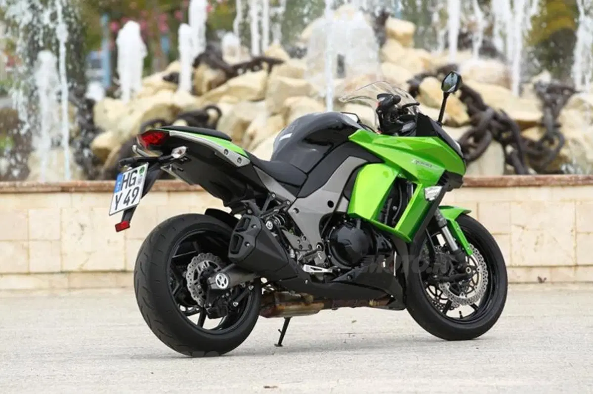 Kawasaki Z 1000 SX (19)