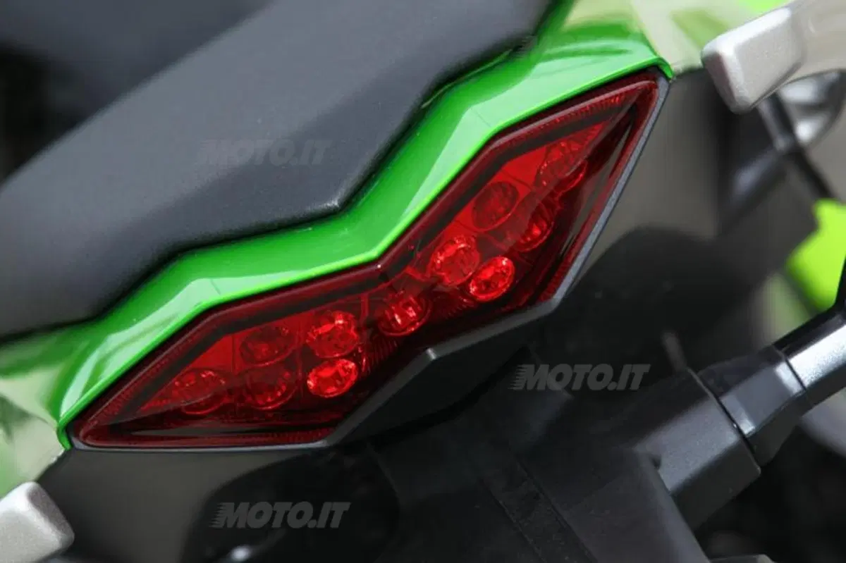Kawasaki Z 1000 SX (24)