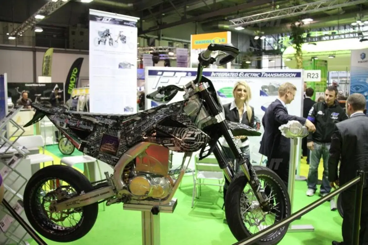 EICMA 2010. The Green Planet (9)