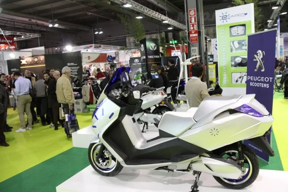 EICMA 2010. The Green Planet (11)