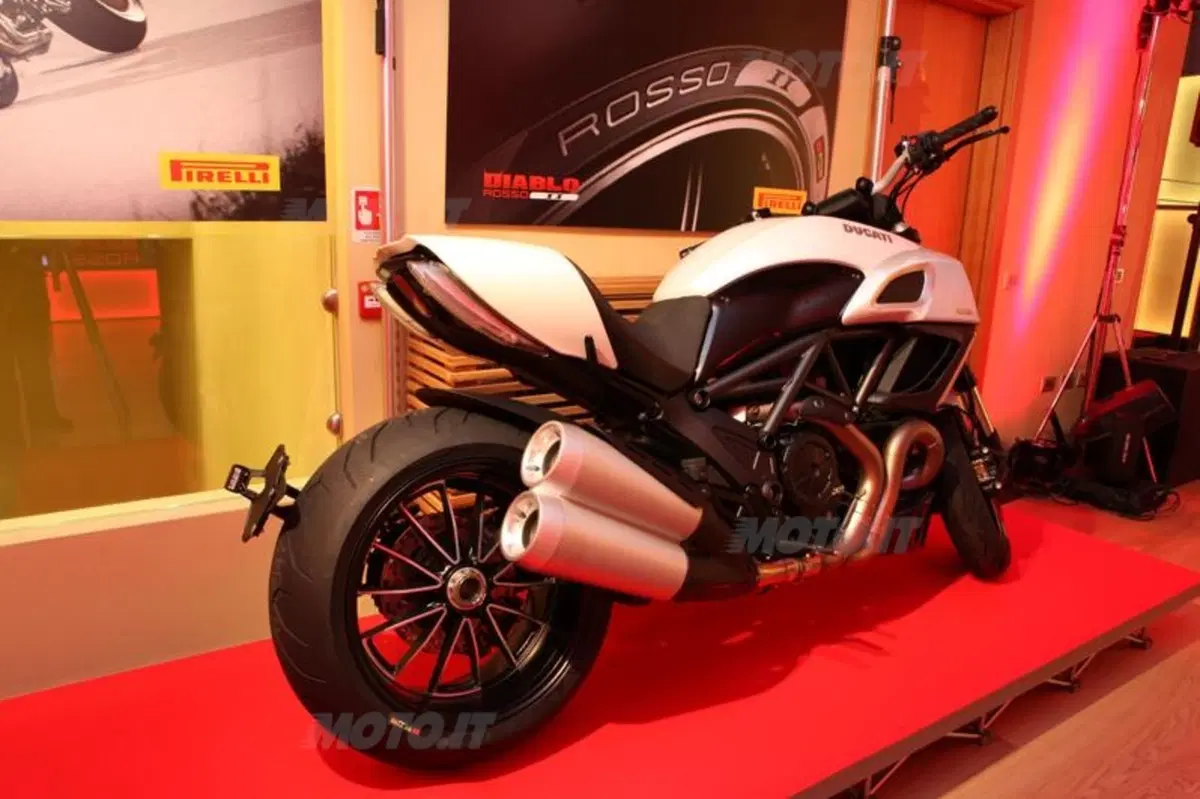Pirelli Diablo Rosso II, presentata la nuova gomma sportiva per impiego stradale (8)