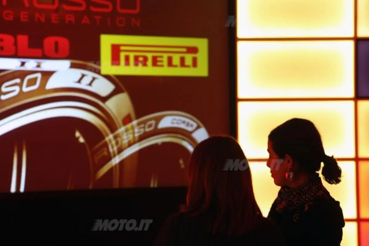 Pirelli Diablo Rosso II, presentata la nuova gomma sportiva per impiego stradale (11)