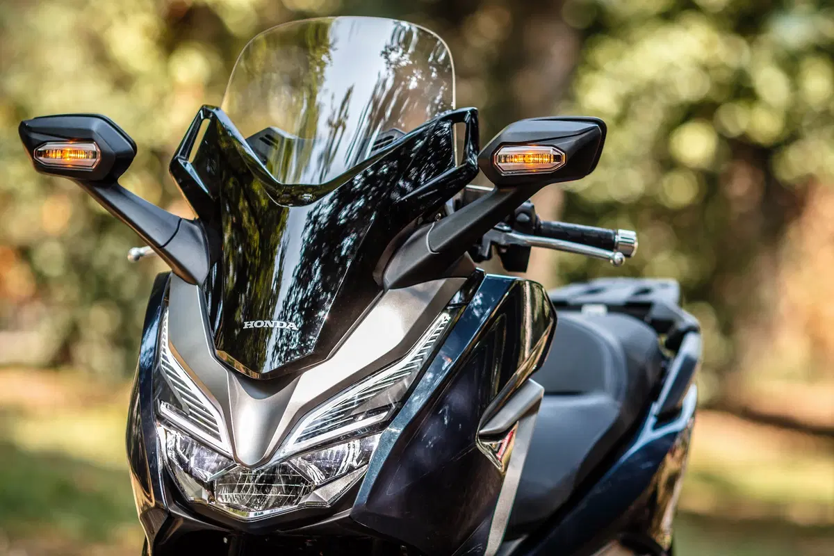 Honda Forza 300 vs. Yamaha XMAX 300 (5)