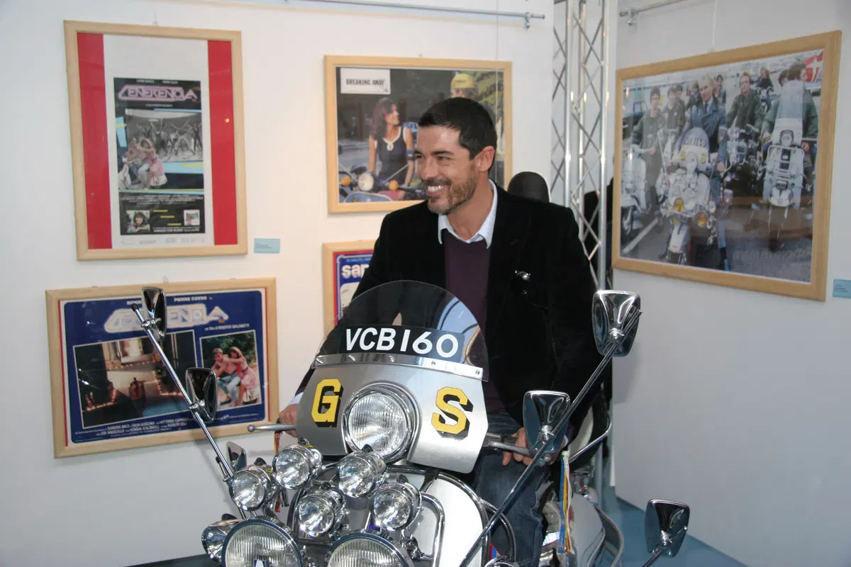 Inaugurata a Pontedera la mostra "La Vespa e il Cinema" (2)