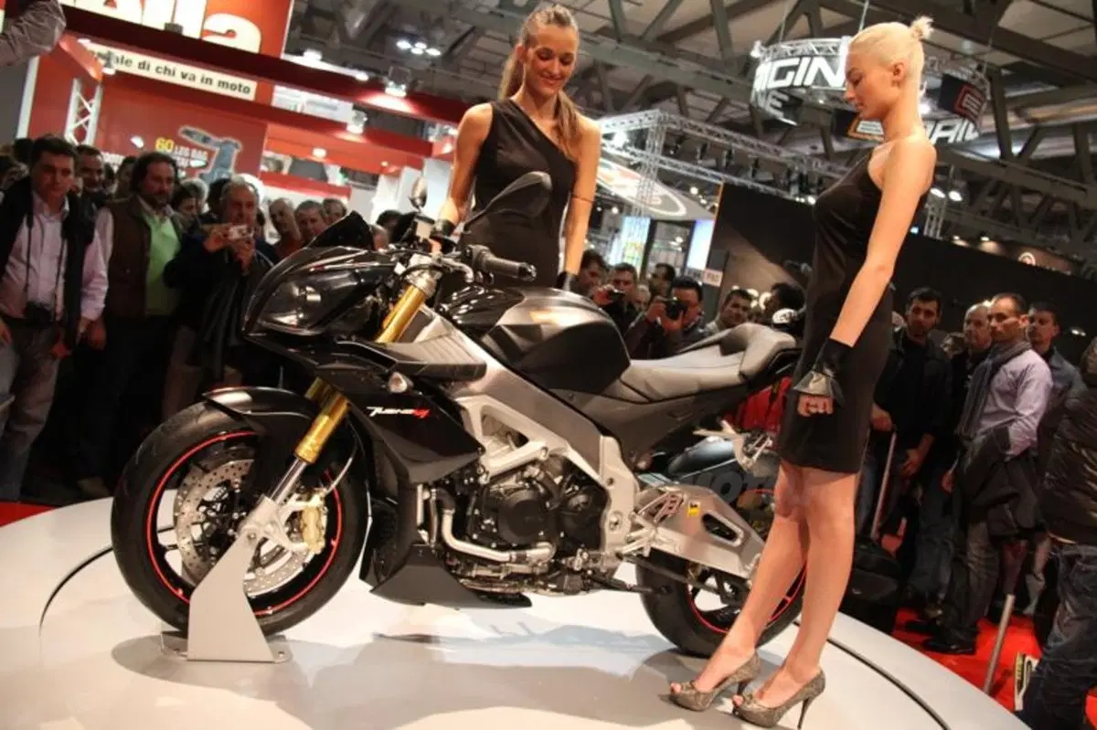 Girls ad Eicma 2010. Le nostre fotogallery (6)