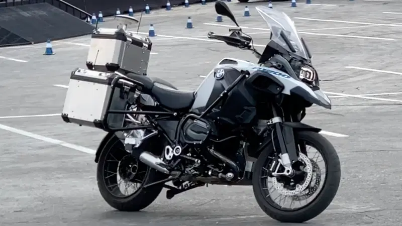 CES 2019. La BMW 1200 GS che guida da sola