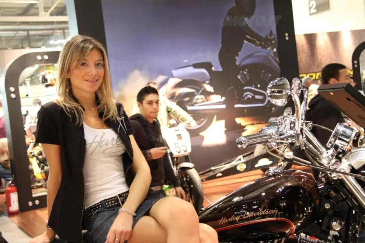 Girls ad Eicma 2010. Le nostre fotogallery (22)