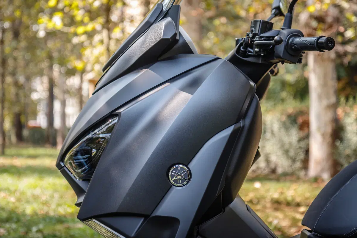 Honda Forza 300 vs. Yamaha XMAX 300 (4)