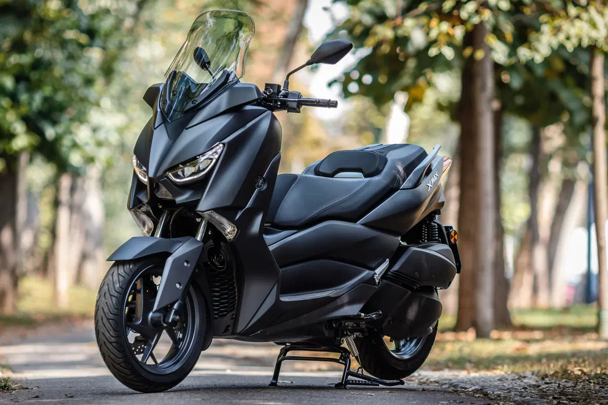 Honda Forza 300 vs. Yamaha XMAX 300