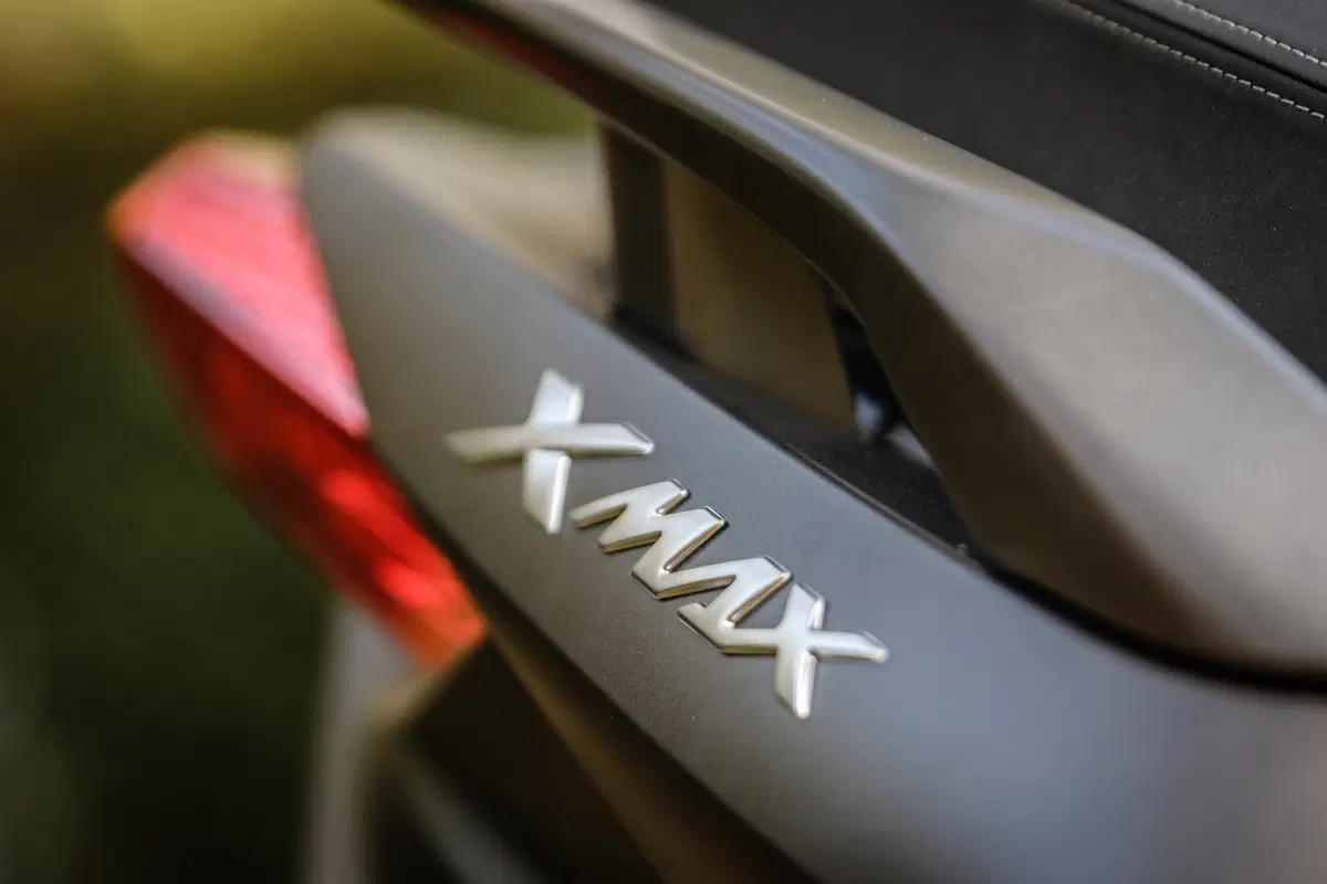 Honda Forza 300 vs. Yamaha XMAX 300 (4)