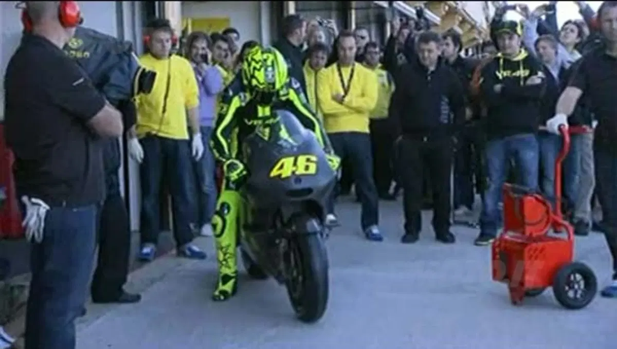 Test Valencia. Rossi decimo, primo Lorenzo poi Stoner. I commenti dal box (14)