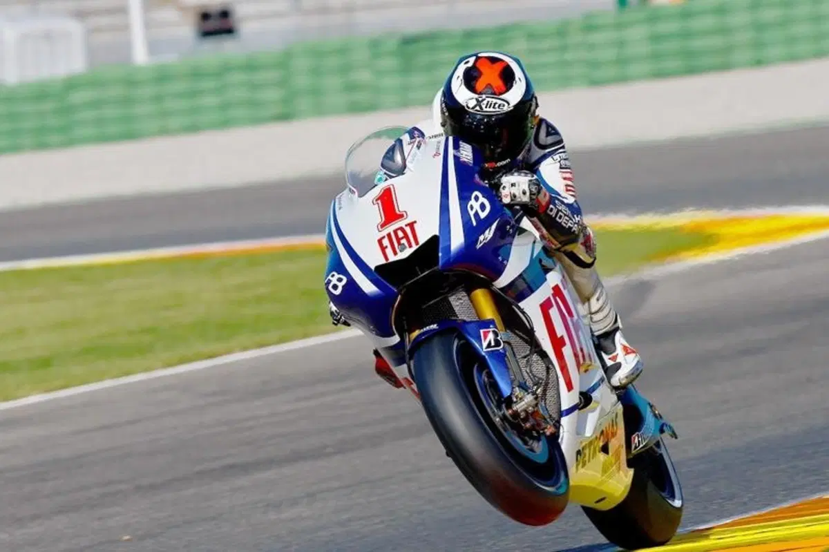Test Valencia. Rossi decimo, primo Lorenzo poi Stoner. I commenti dal box (16)